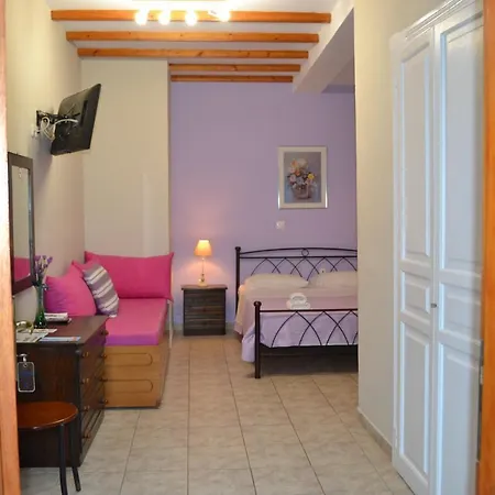 Perakis Apartment *